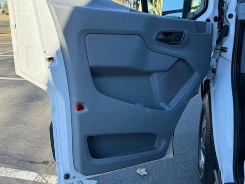 Used 2018 Ford Transit 250 148 Medium Roof image 16