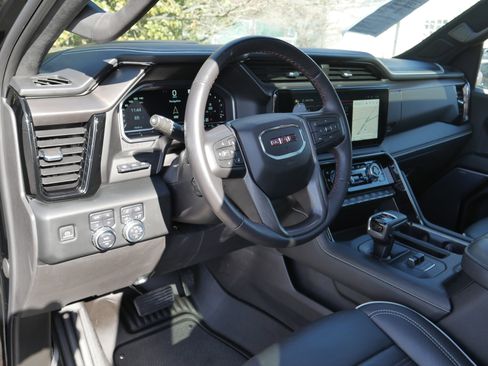 Used 2022 GMC Sierra 1500 AT4X image 4