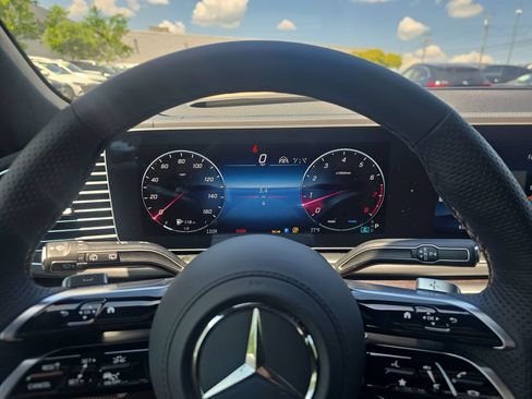 New 2026 Mercedes-Benz GLS 580 4MATIC image 15