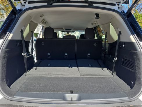 New 2025 Nissan Pathfinder SV image 13