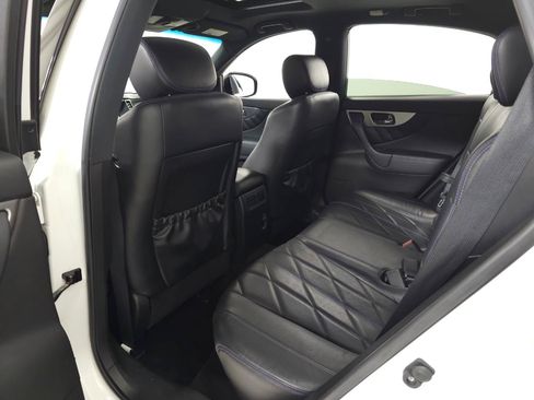 Used 2017 INFINITI QX70 AWD w/ Premium Package image 31