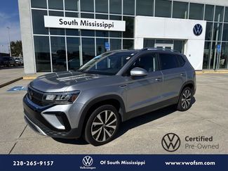Used 2024 Volkswagen Taos SE video 1