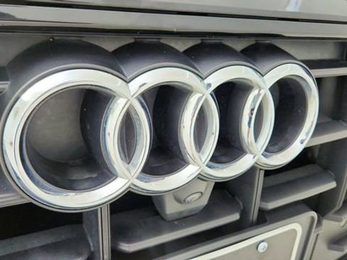 Used 2020 Audi Q8 Prestige w/ Prestige Package image 16