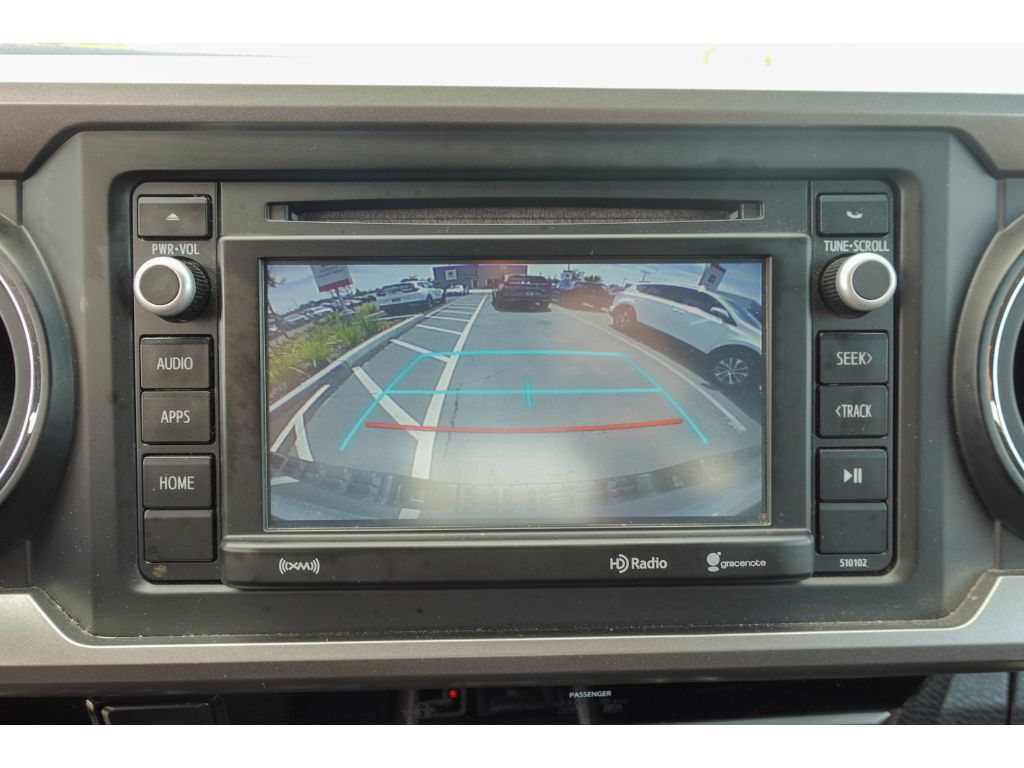 Used 2017 Toyota Tacoma 4x4 Double Cab image 18