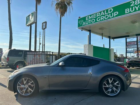 Used 2013 Nissan 370Z Touring w/ Sport Pkg RWD image 3