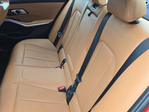 Used 2022 BMW 330i Sedan w/ M Sport Package RWD image 20