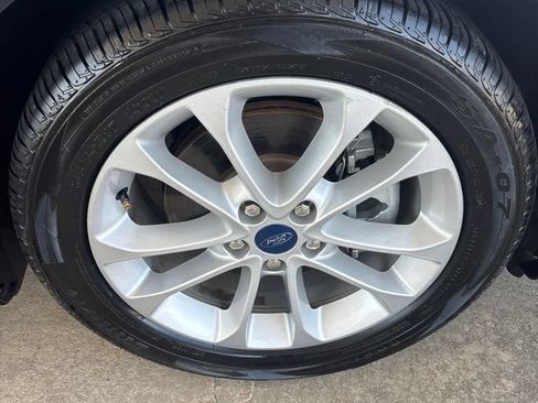 Used 2020 Ford Fusion SE FWD image 4