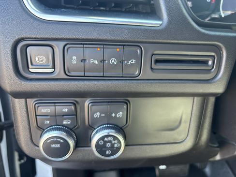 Used 2021 GMC Yukon XL SLE AWD/4WD image 20