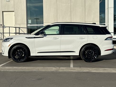 New 2026 Lincoln Aviator Reserve image 6