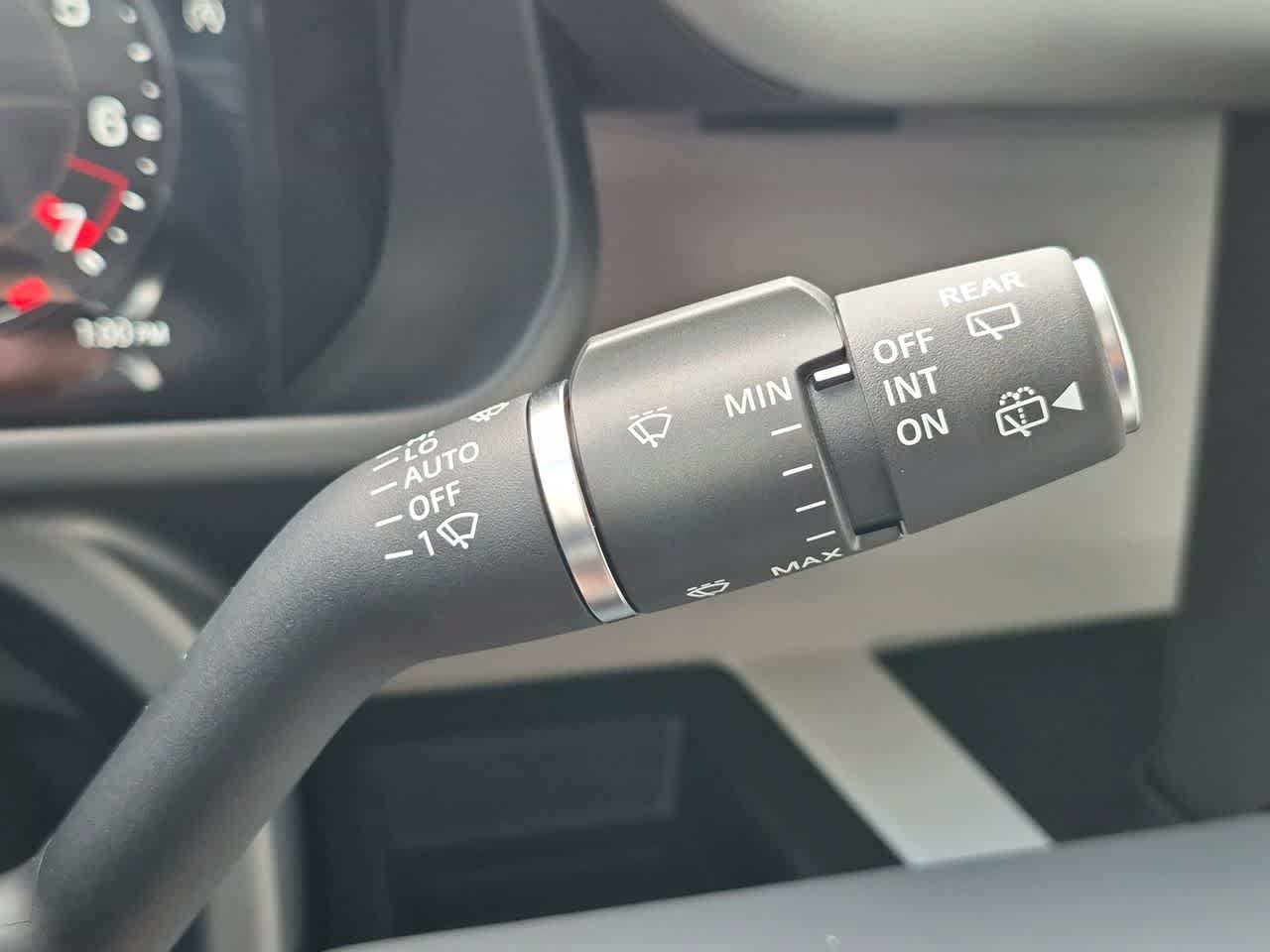 New 2026 Land Rover Defender 110 X-Dynamic SE AWD/4WD image 26