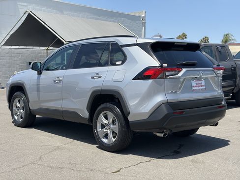 Certified 2025 Toyota RAV4 XLE FWD image 5