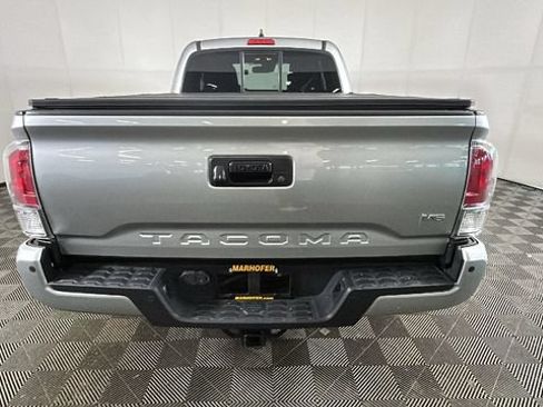 Used 2022 Toyota Tacoma TRD Sport w/ TRD Premium Sport Package AWD/4WD image 3