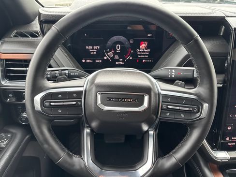 Certified 2025 GMC Yukon Denali AWD/4WD image 13