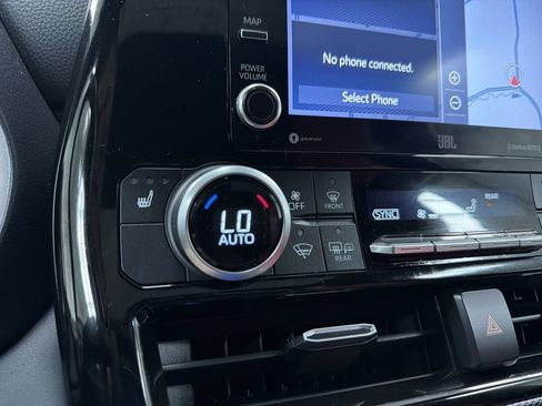 Used 2022 Toyota Highlander XSE AWD/4WD image 23