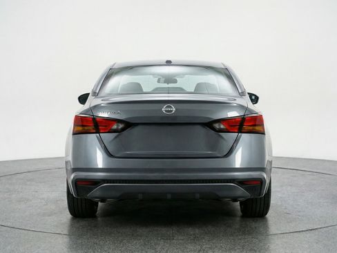 Used 2025 Nissan Altima 2.5 SV image 7