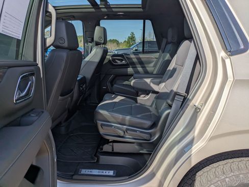 Used 2023 Chevrolet Tahoe Z71 w/ Luxury Package image 28