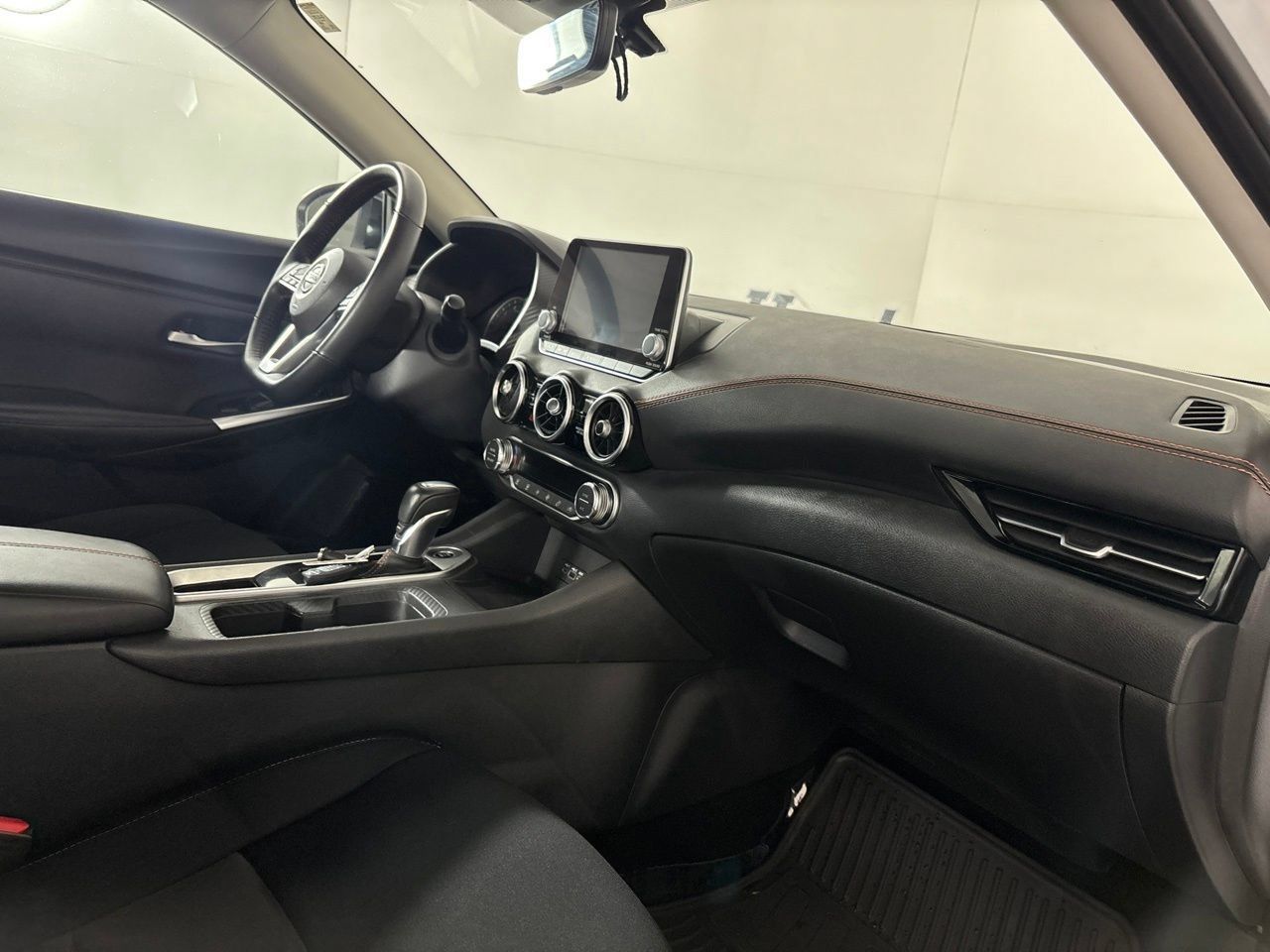 Used 2023 Nissan Sentra SR w/ Electronics Package FWD image 31