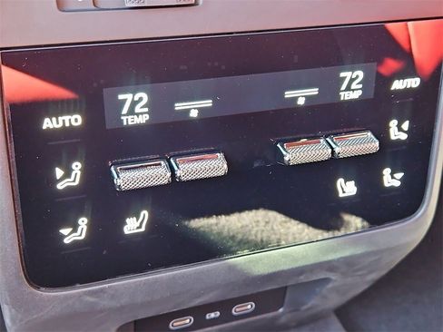 Certified 2025 Porsche Macan 4 Electric image 27