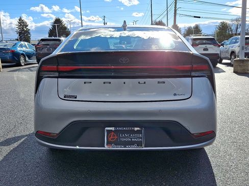 Used 2024 Toyota Prius LE image 6