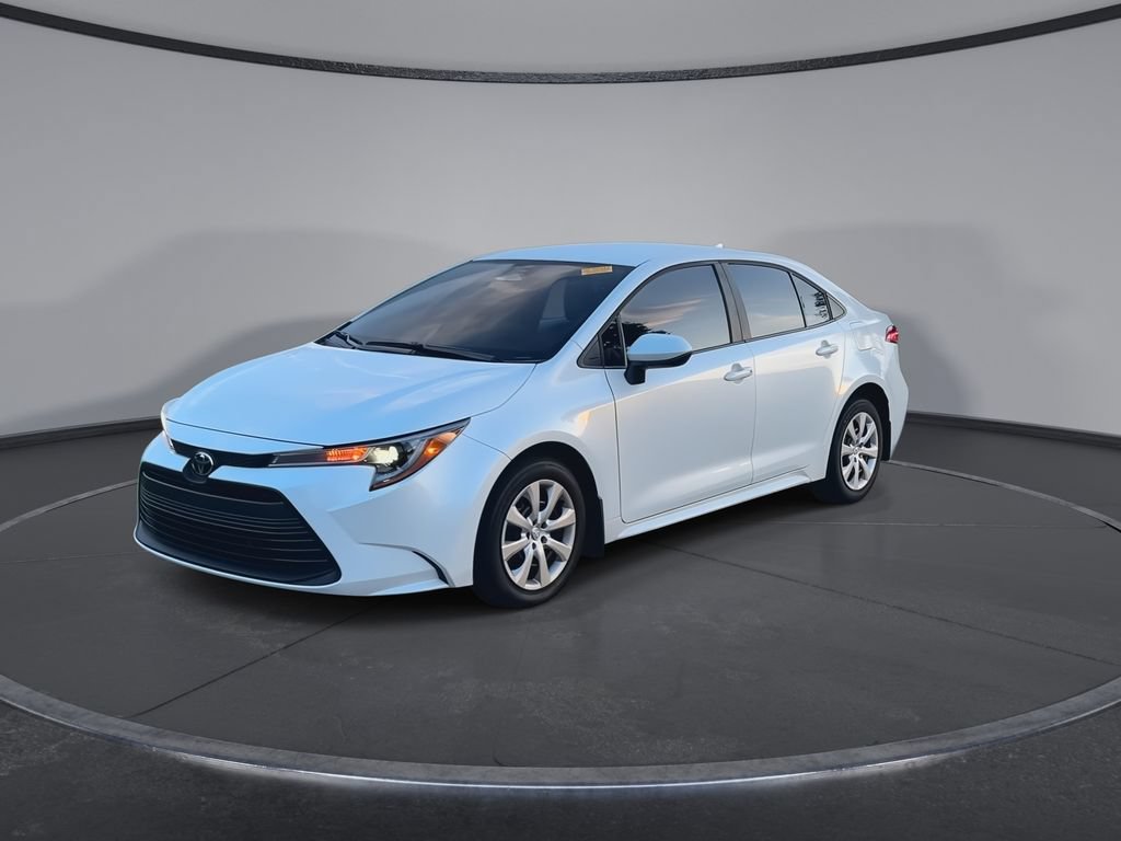 Used 2026 Toyota Corolla LE FWD image 4