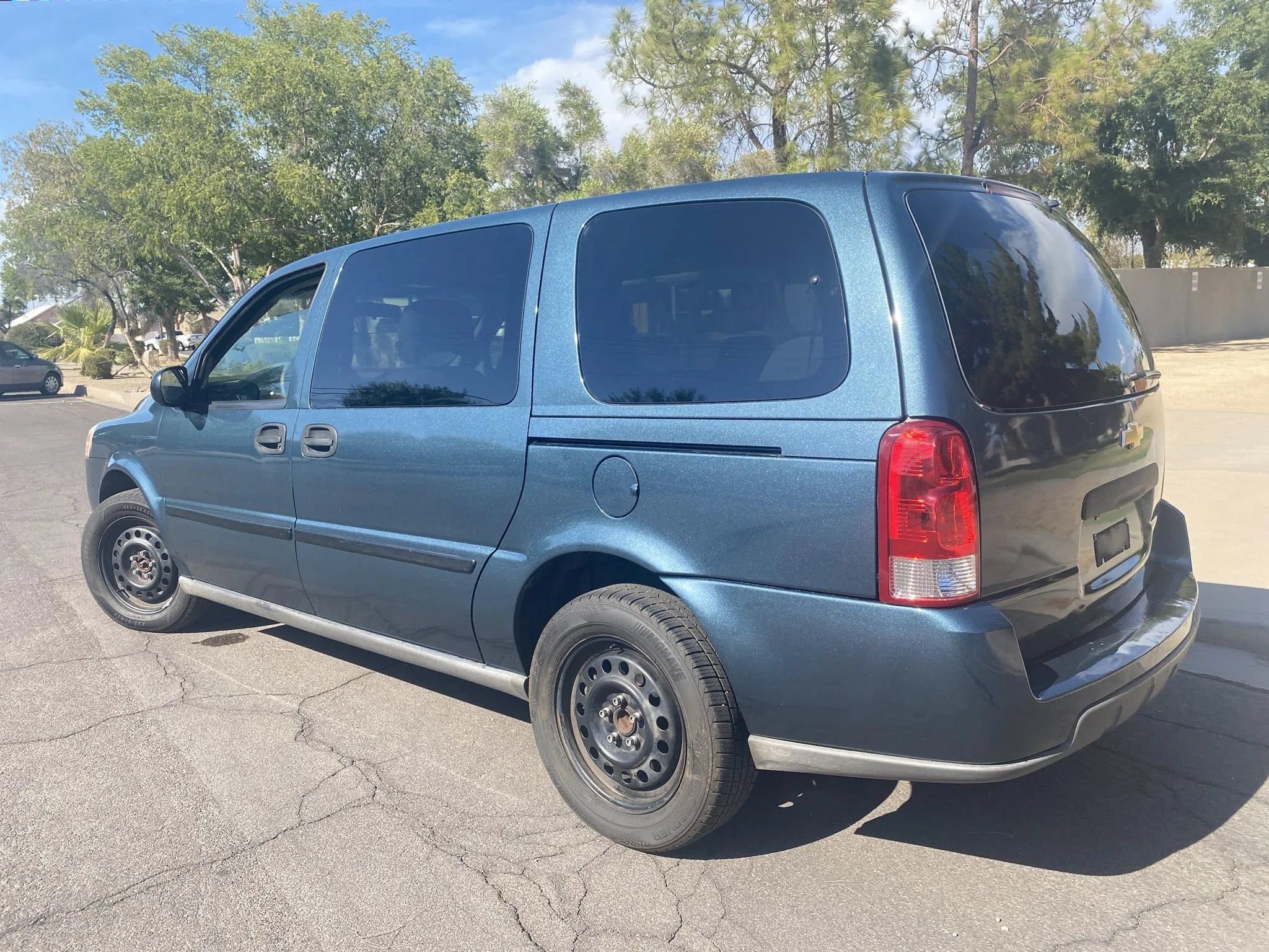 Used 2005 Chevrolet Uplander w/ Climate Package FWD image 35