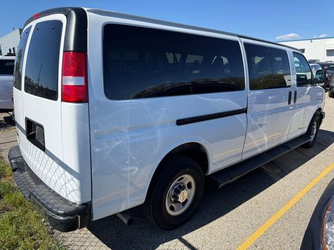 Used 2025 Chevrolet Express 3500 LT w/ LT Preferred Equipment Group RWD image 2