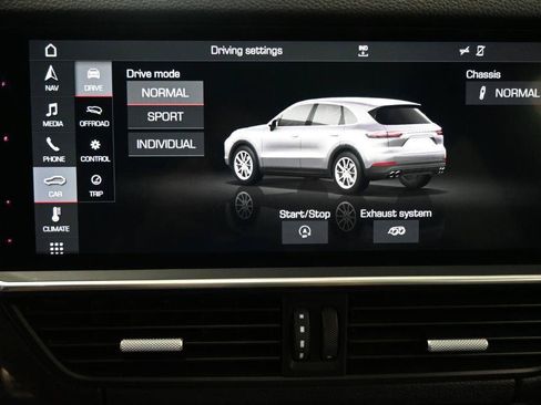 Used 2019 Porsche Cayenne S w/ Premium Package AWD/4WD image 26