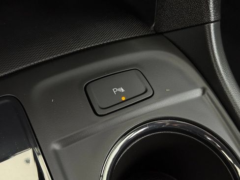 Used 2024 Chevrolet Equinox RS FWD image 34