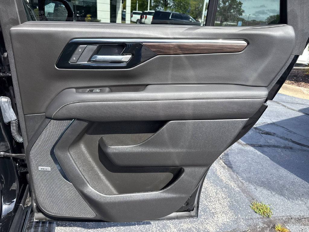 Certified 2025 Chevrolet Tahoe Premier AWD/4WD image 36