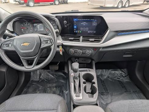 Used 2024 Chevrolet Trax LS image 13