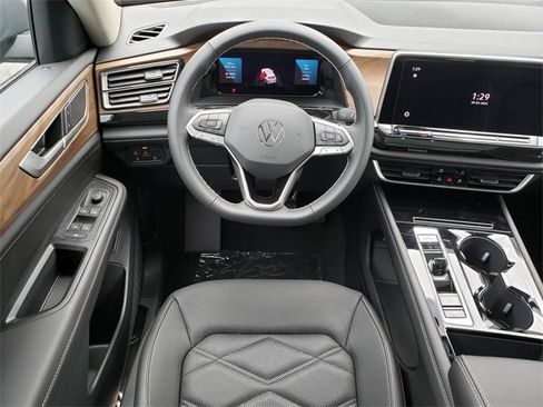 New 2026 Volkswagen Atlas SE image 10