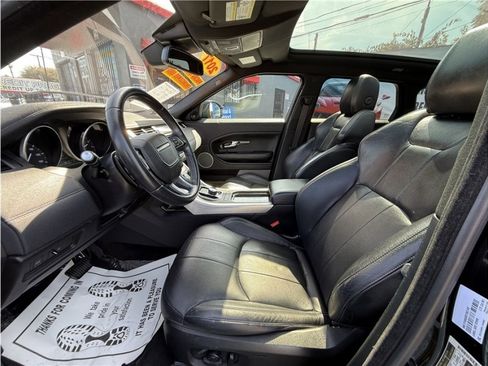 Used 2017 Land Rover Range Rover Evoque SE Premium image 17