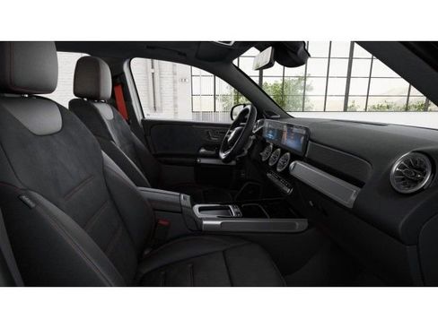 New 2024 Mercedes-Benz GLB 35 AMG 4MATIC image 4