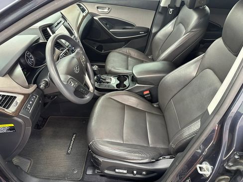 Used 2017 Hyundai Santa Fe SE image 11