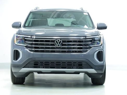 New 2026 Volkswagen Atlas SE FWD image 2