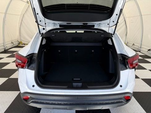 New 2026 Chevrolet Trax LT w/ Driver Confidence Package FWD image 4