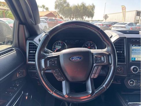 Used 2018 Ford Expedition Limited w/ Equipment Group 301A AWD/4WD image 17