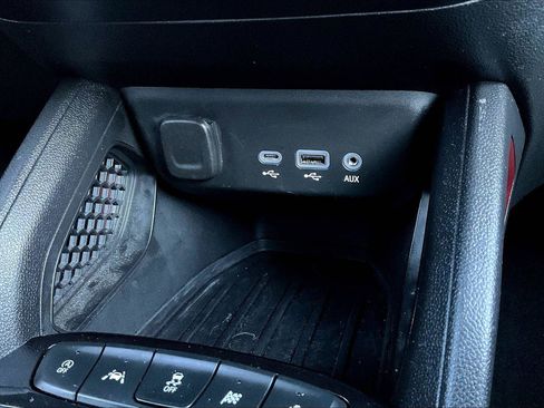 Used 2023 Chevrolet TrailBlazer RS w/ Convenience Package image 31