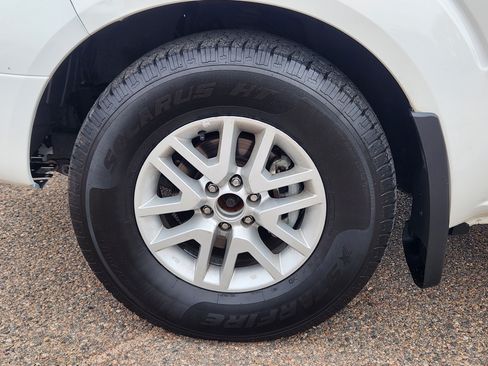 Used 2021 Nissan Frontier SV AWD/4WD image 7