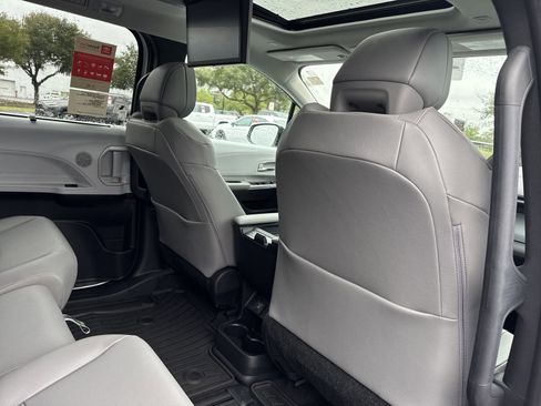 New 2025 Toyota Sienna XLE w/ XLE Plus Package image 30