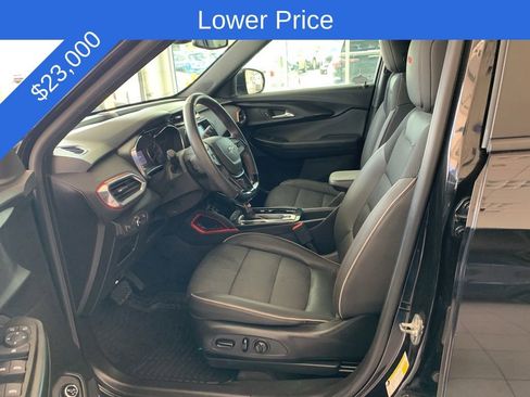Used 2023 Chevrolet TrailBlazer RS w/ Sun and Liftgate Package AWD/4WD image 3