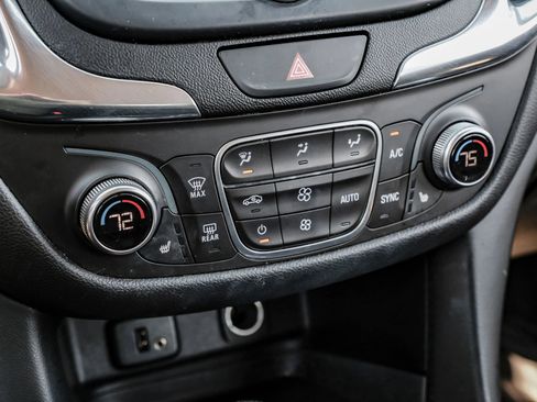 Used 2018 Chevrolet Equinox LT image 33