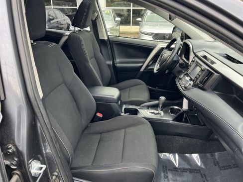 Used 2017 Toyota RAV4 XLE w/ Carpet Mat Package image 25