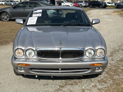 Used 2002 Jaguar XJ8 image 7