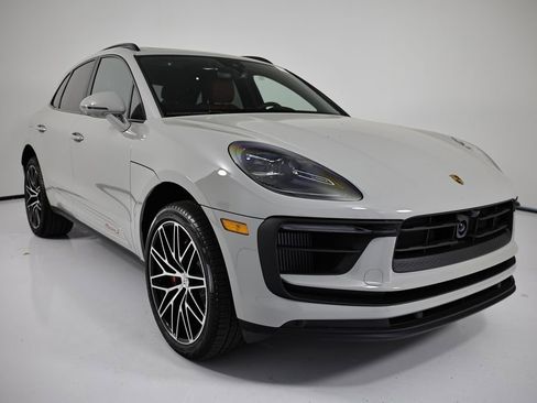 New 2026 Porsche Macan S AWD/4WD image 9
