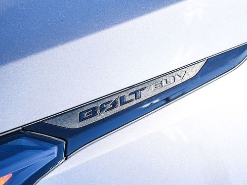 Used 2023 Chevrolet Bolt EUV LT w/ Driver Confidence Package image 19