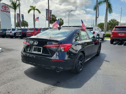Used 2023 Honda Civic Sport image 11