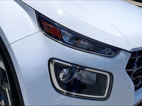 Used 2023 Hyundai Venue SEL FWD image 28