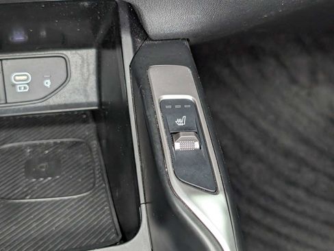 Certified 2025 Kia Sorento X-Line EX AWD/4WD image 33