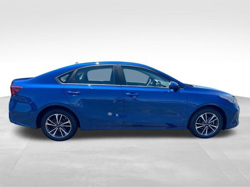 Used 2024 Kia Forte LXS FWD image 9